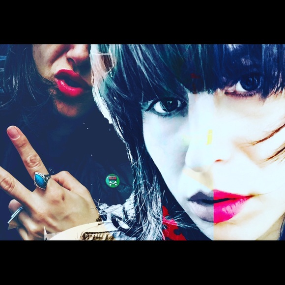 Meet your Posher, Claudia - Picture 1 of 1